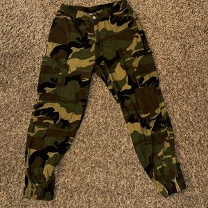 Women’s Jogger Camo Cargo Pants